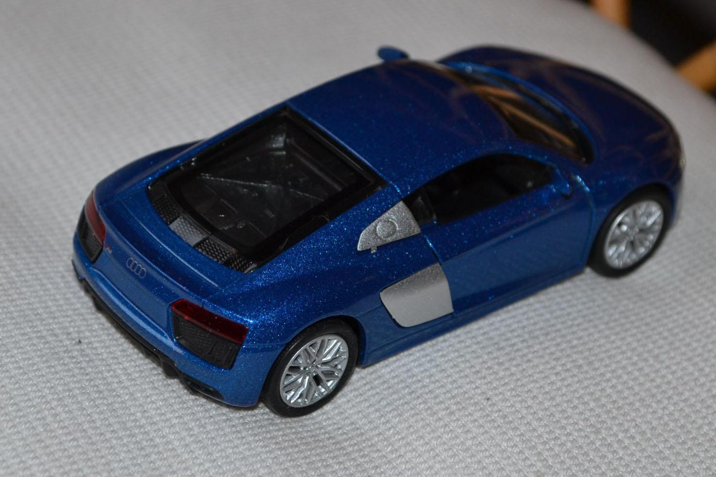 Audi R8 V10 Blå 1:34-1:38 Welly 11cm Pullback Ny
