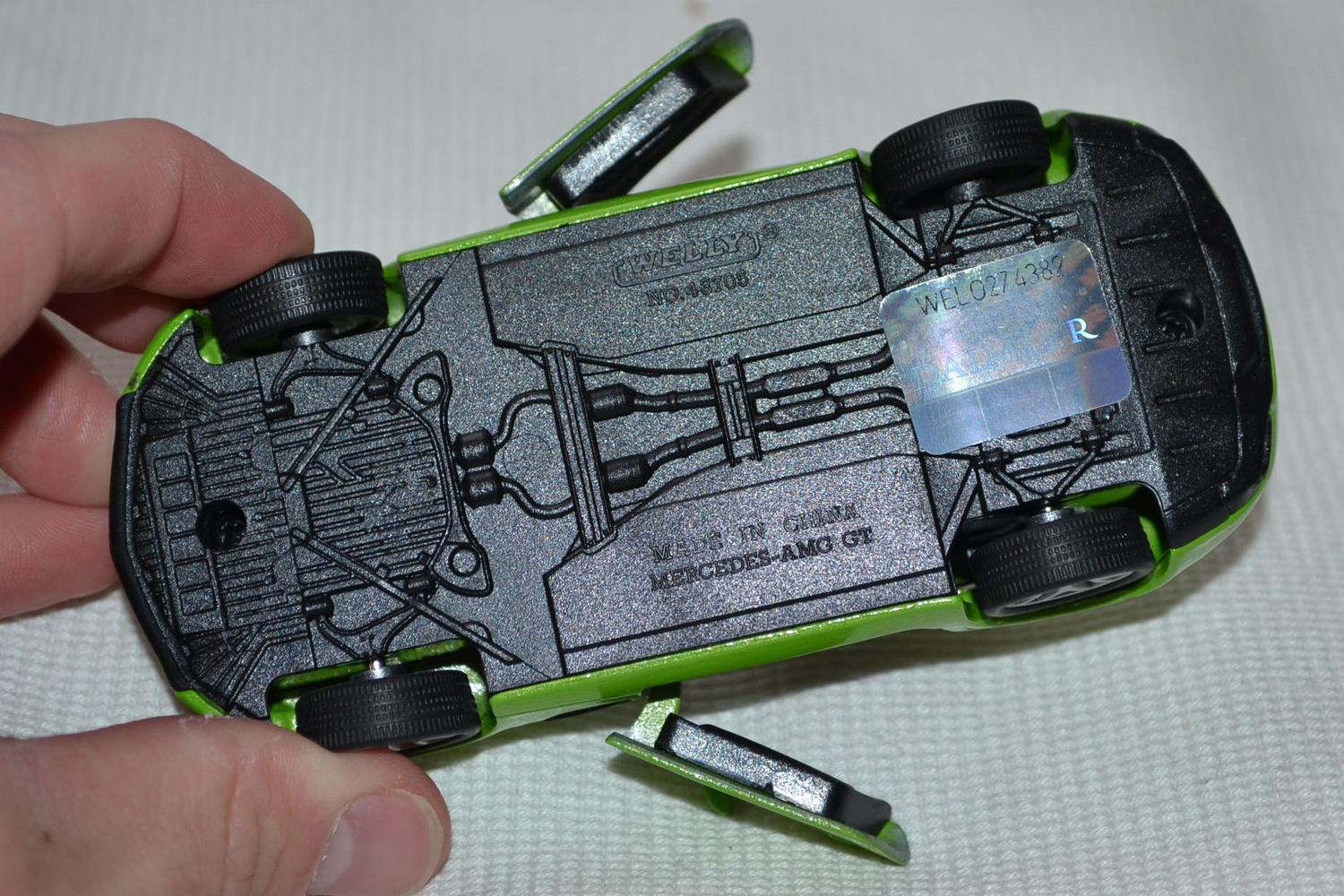 Mercedes-Benz AMG GT Grön 1:34-1:38 Welly 11cm Pullback Ny