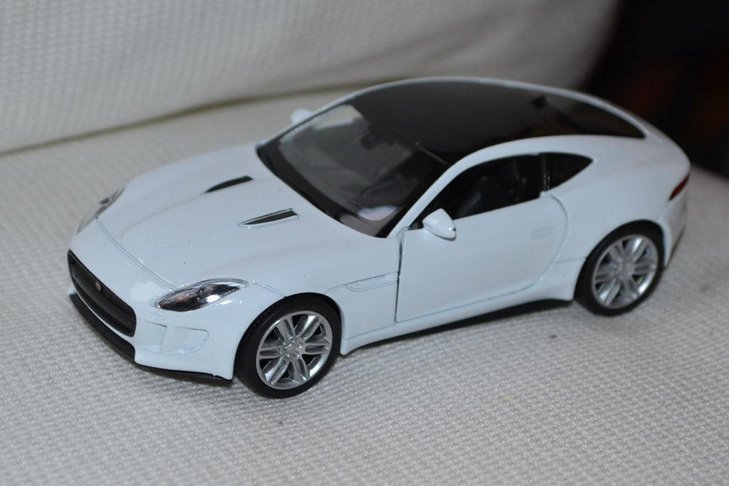 Jaguar F-Type Coupe Vit 1:34-1:38 Welly 11cm Pullback Ny