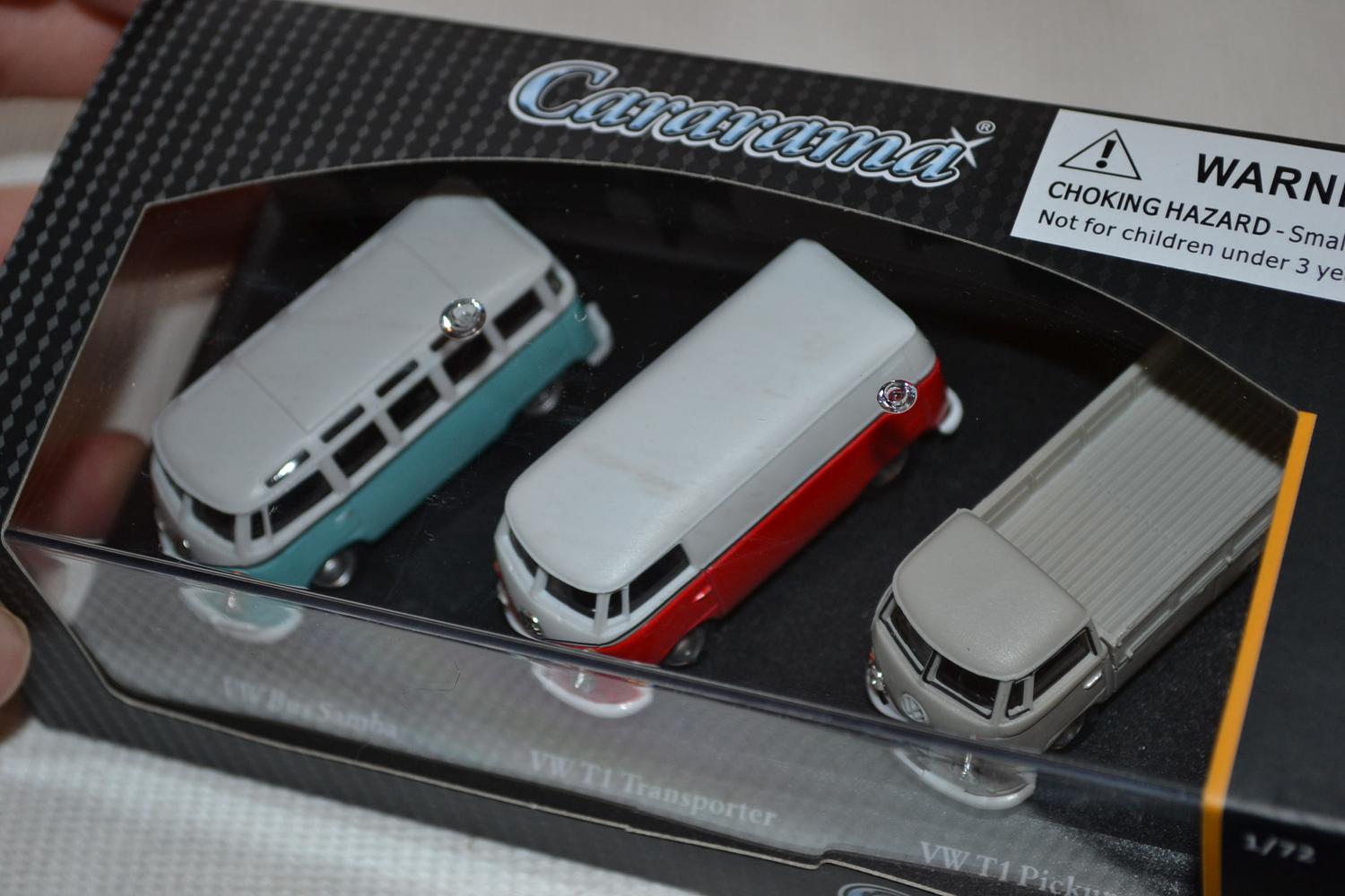 3st Volkswagen Bussar Blå Röd Vit 1:72 Cararama 6cm Ny