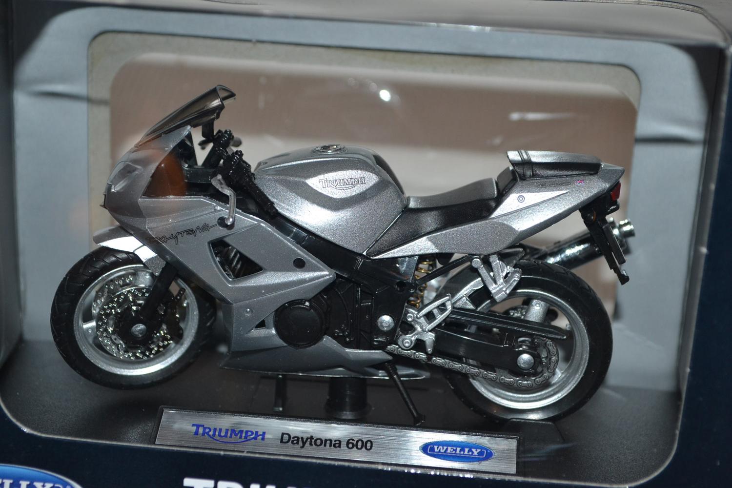Triumph Daytona 600 Silver 1:18 Welly 11cm Motorcykel Ny