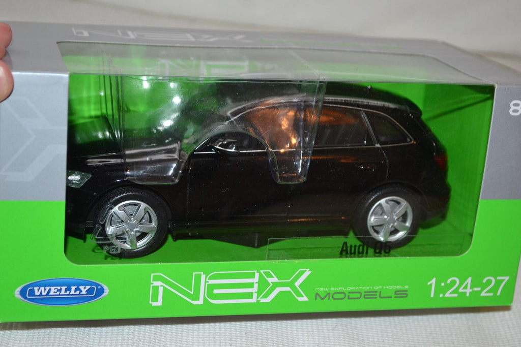 Audi Q5 2009 Svart 1:24 Welly 18cm Ny