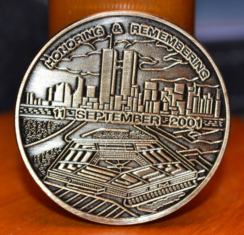 "Honoring & Remembering" Mynt 911 USA Brons m. Färg NY Se Hi