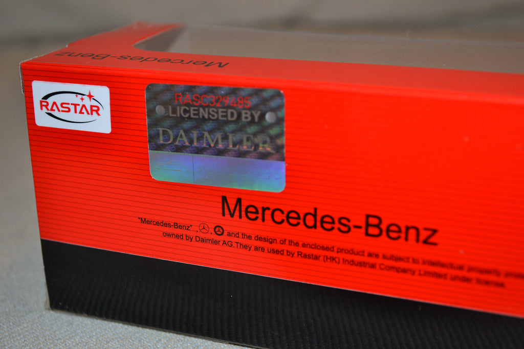 Mercedes SLK 55 Vit 1:43 (Rastar) Ny