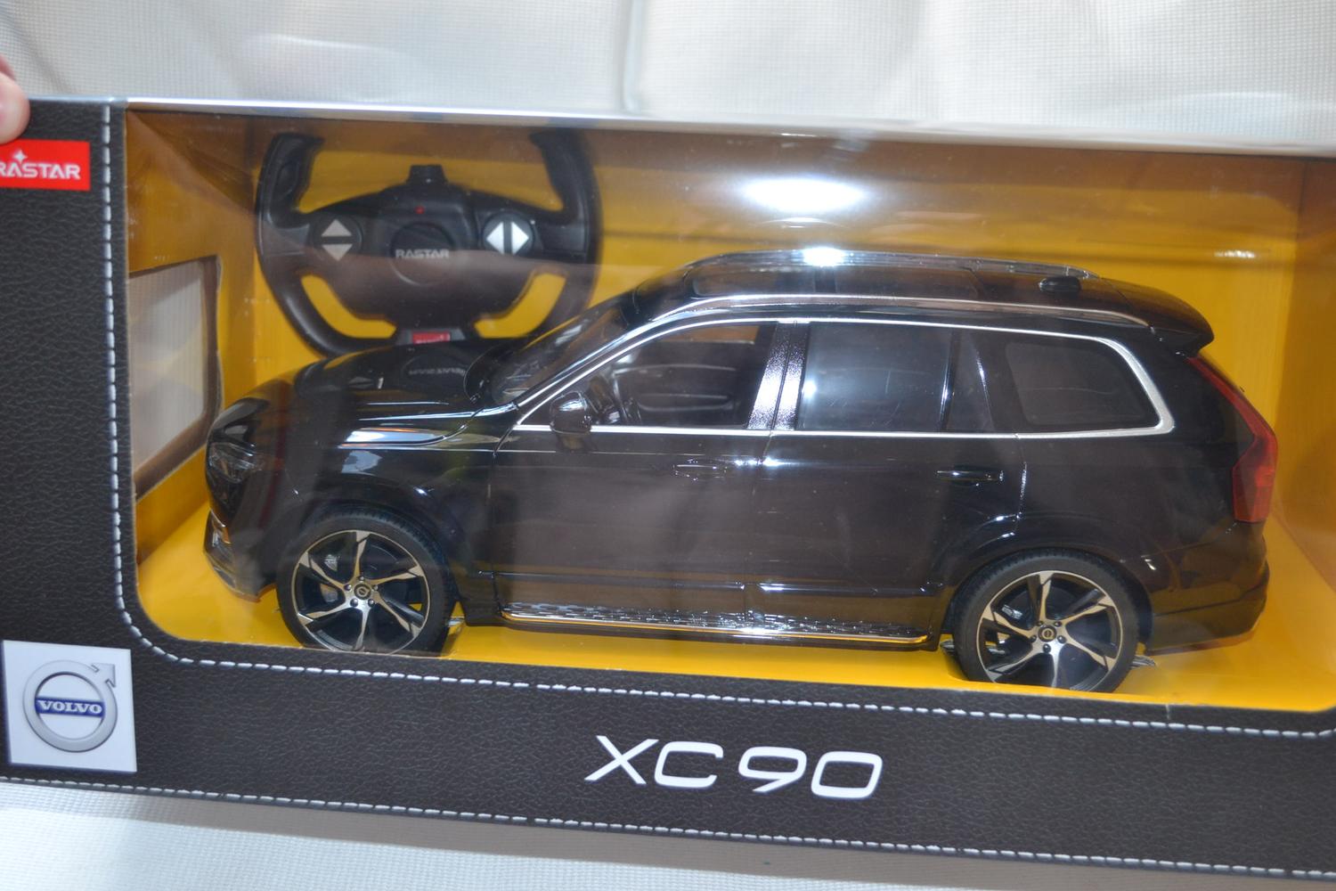 VOLVO XC90 Svart 1:14 Radiostyrd RC 34cm Rastar (AA-batterier behövs) Ny