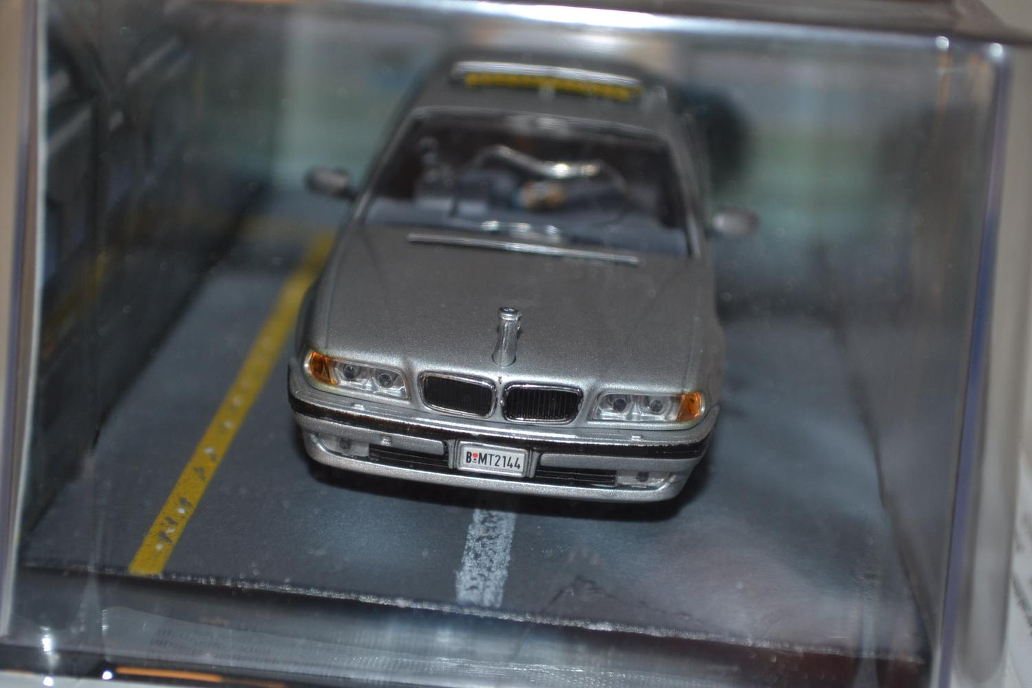 Bmw 750i TND James Bond Tomorrow Never Dies 1997 1:43 DeAgostini 12cm Ny