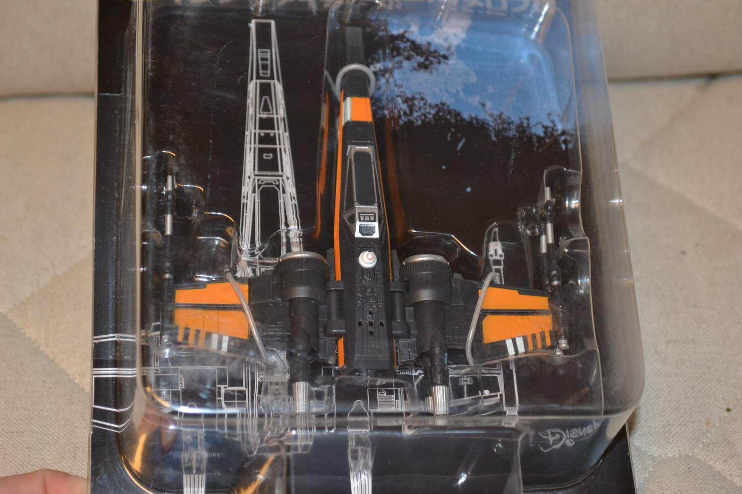 X-Wing Starfighter Star Wars Svart/Orange 1:64 Tomica Japan 13,5cm Ny