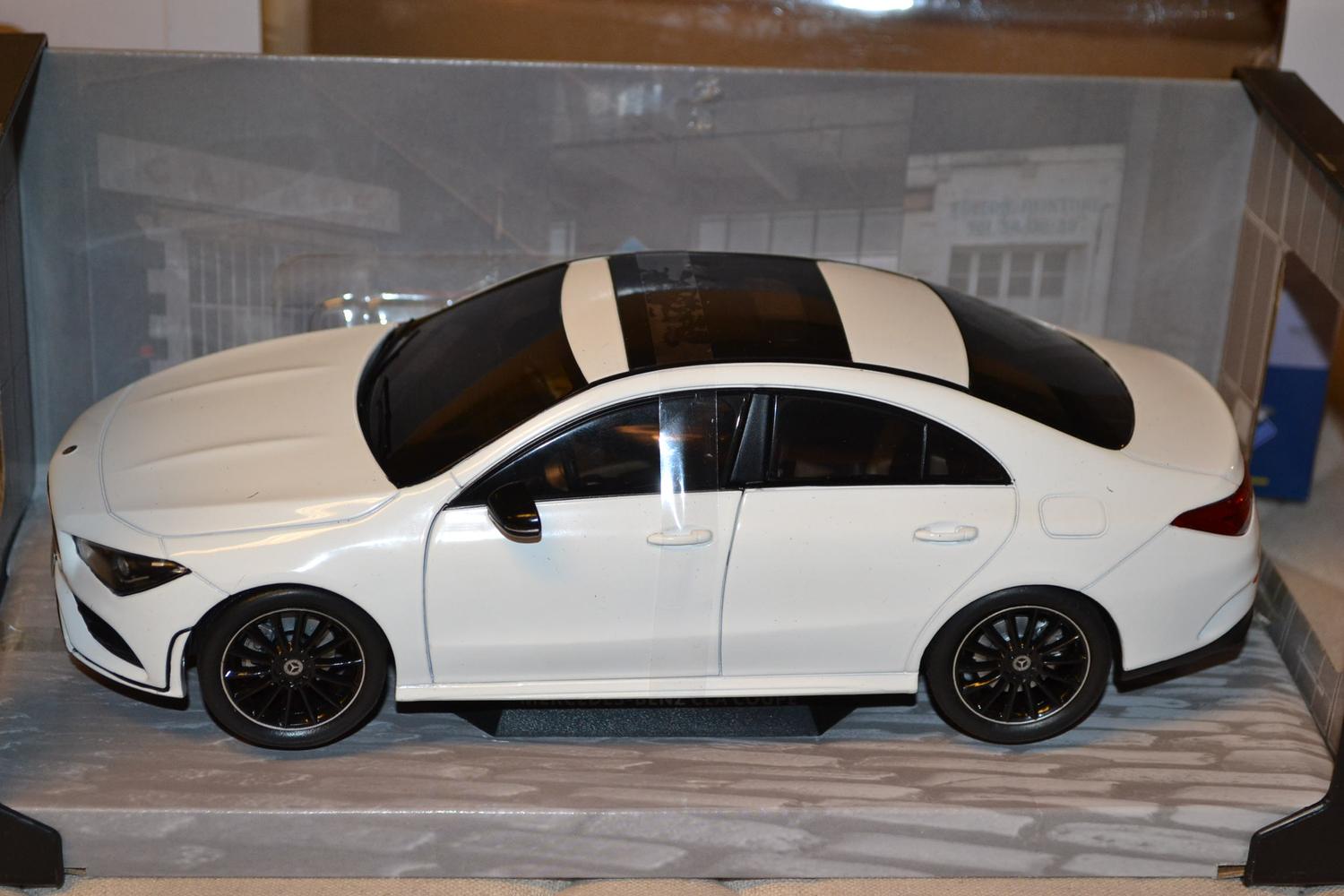 Mercedes Benz CLA C118 Coupe AMG Vit 1:18 Solido 26cm Ny