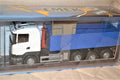 Vit Scania Lastväxlare (Lågt Flak) Lastbil 1:25 Emek 36cm Ny