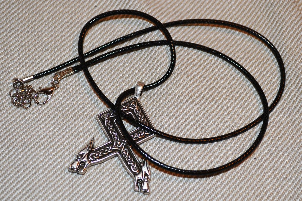 Dubbla Varghuvuden m. Runtecken Viking Halsband Stål Vintage