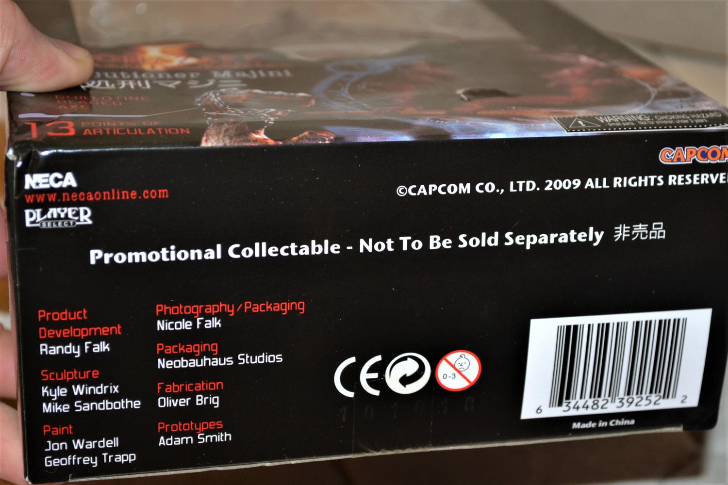 Executioner Majini Resident Evil 5 Biohazard Capcom NECA 20cm (Skadad FRP) Ny