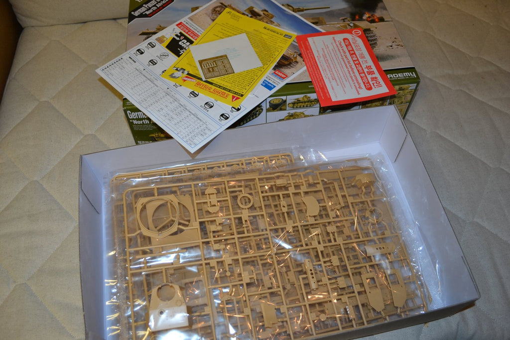 Panzer III Ausf. J 1:35 North Africa Pansarvagn Tyskland WW2 Academy Ny