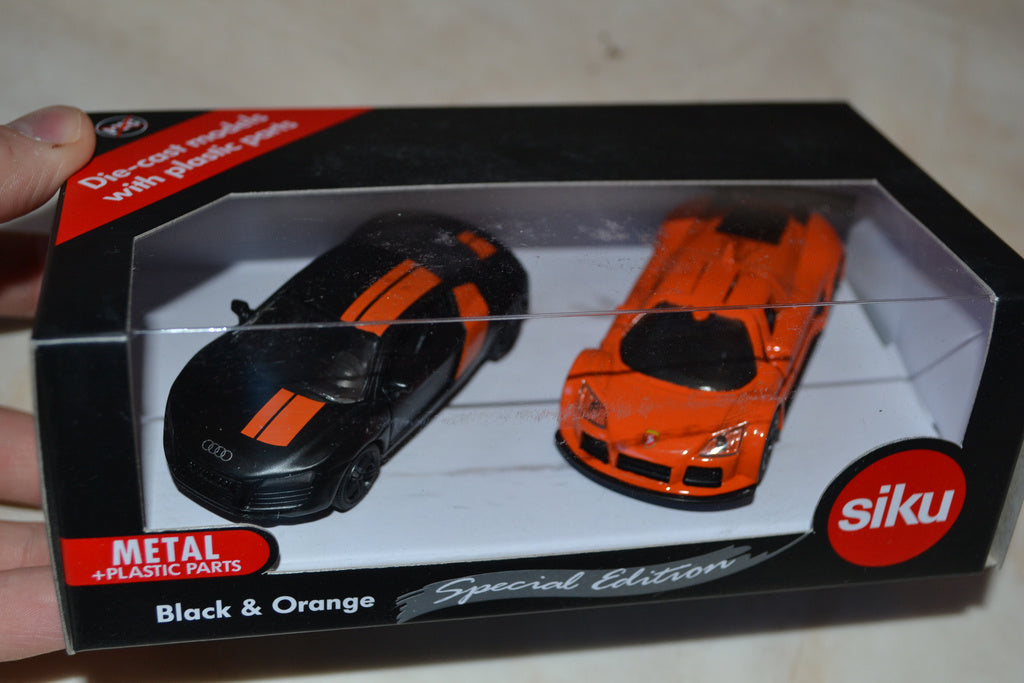 Audi R8 & Gumpert Apollo Svart/Orange 1:64 Stora Siku 6310 Ny