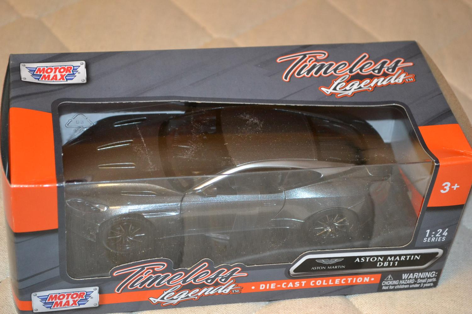 Aston Martin DB11 James Bond Grå 1:24 Motormax 19cm Ny