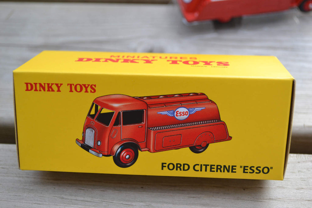 Ford Citerne "Esso" Röd Tankbil 1:43 DeAgostini (Retro Dinky) Plåt Ny