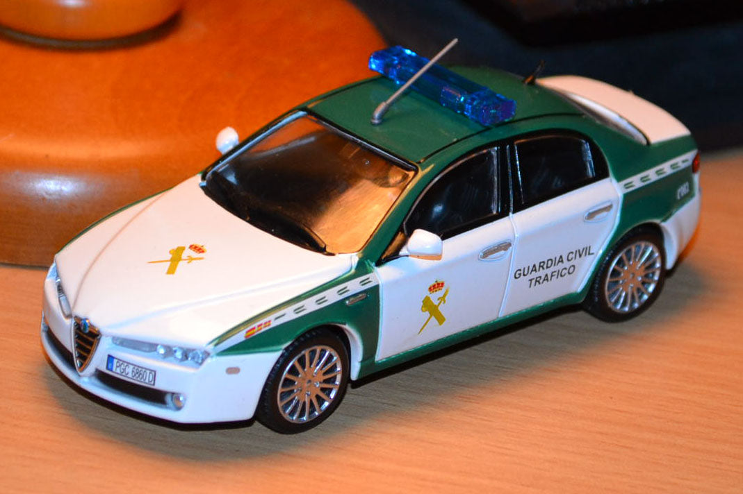 Alfa Romeo 159 (Spansk Trafikpolis) 1:43 DeAgostini Vit/Grön