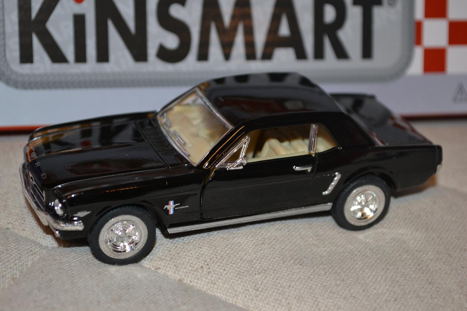 Svart Ford Mustang 1964 1:36 1:38 Kinsmart 12cm Ny