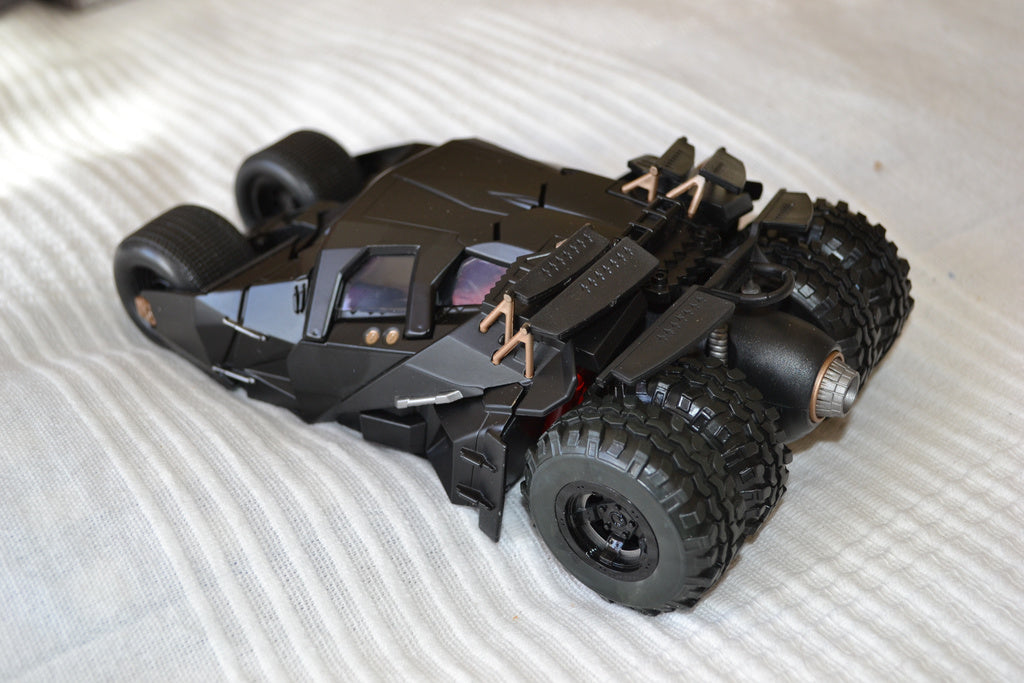 The Dark Knight Batmobile 1:24 Jada Toys (2008 Svart) Batman