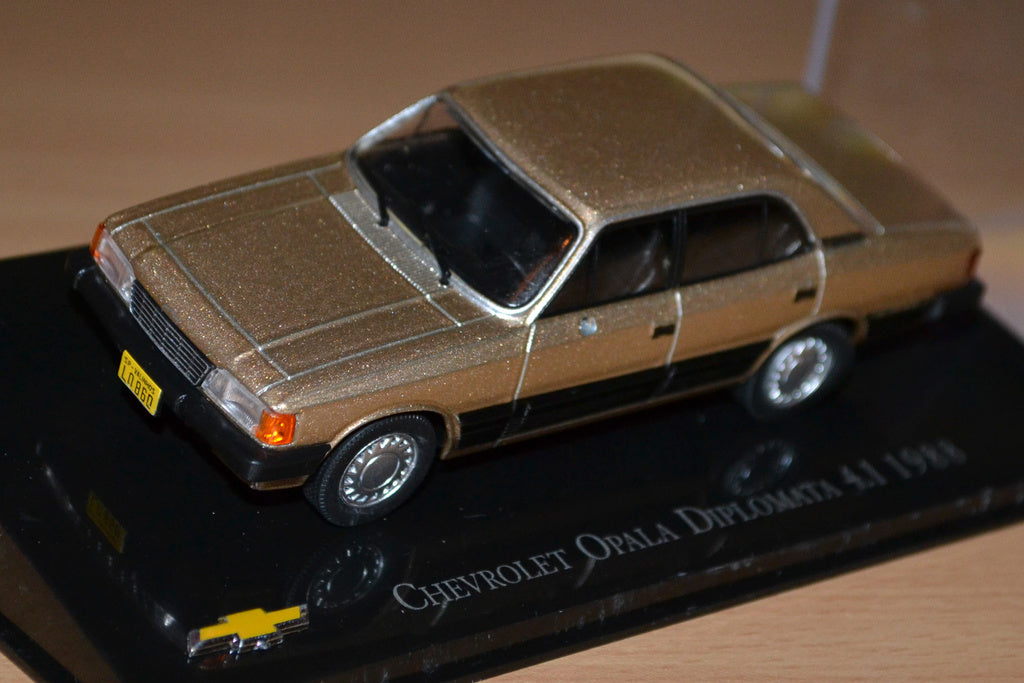 Chevrolet Opala Diplomata 4.1 fr. 1988 Guld Metallic 1:43 De