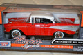 1957 Chevy Chevrolet Bel Air Hardtop Röd/Vit 1:24 Motormax 20cm Ny