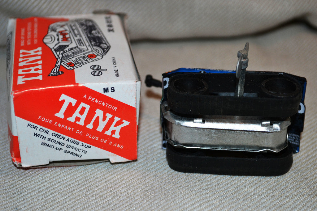 Plåtleksak Tank pansarvagn uppdragning Vintage Ny