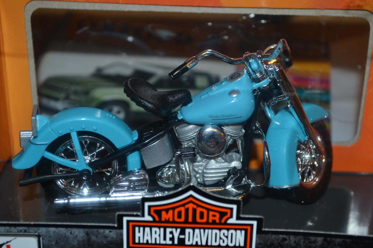 1953 74FL Hydra Glide Ljusblå 1:18 Maisto Harley Davidson Motorcykel 12cm Ny