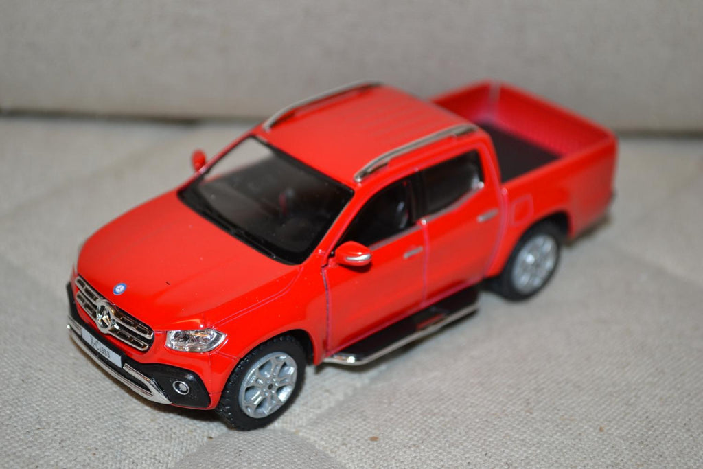 Röd Mercedes Benz X-Class Pickup 1:42 Kinsmart 12cm Ny
