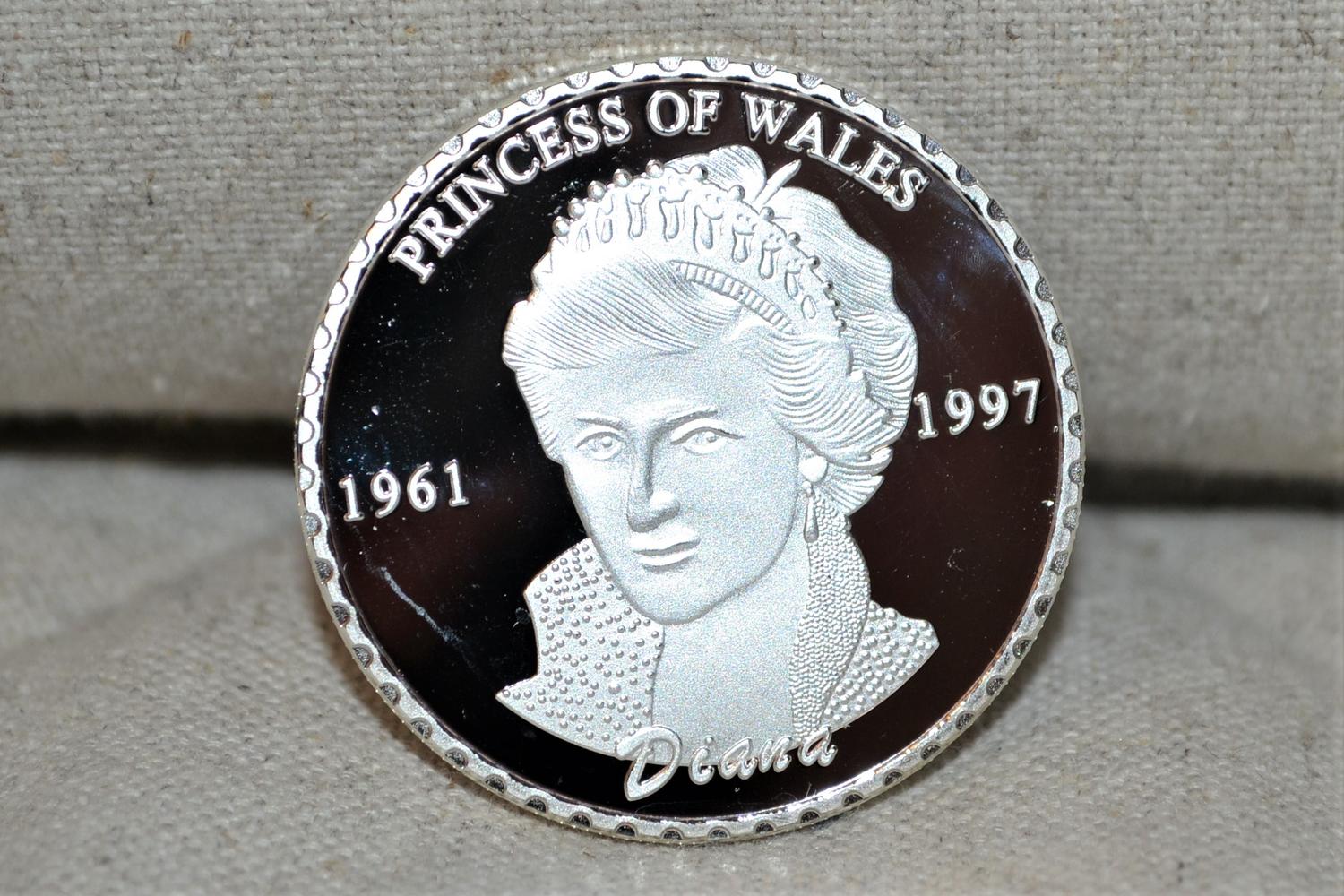 Princessan Diana m. Familj Mynt (Silver m. Färg) Plätering Ny