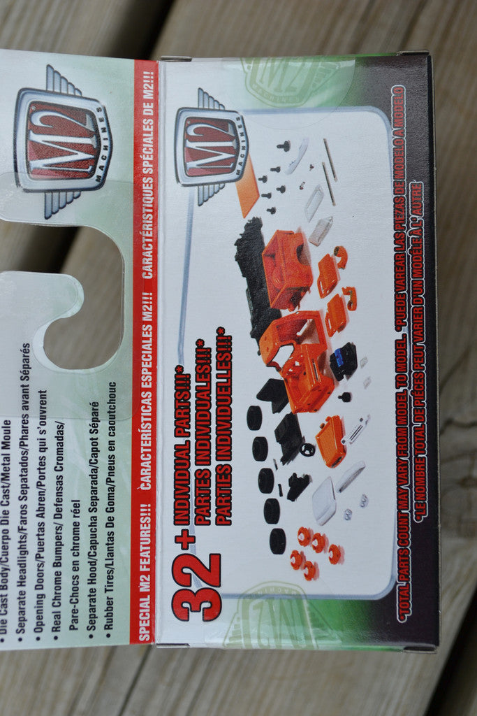 1966 Dodge L600 Stake Bed Truck 1:64 M2 Machines (Auto Truck