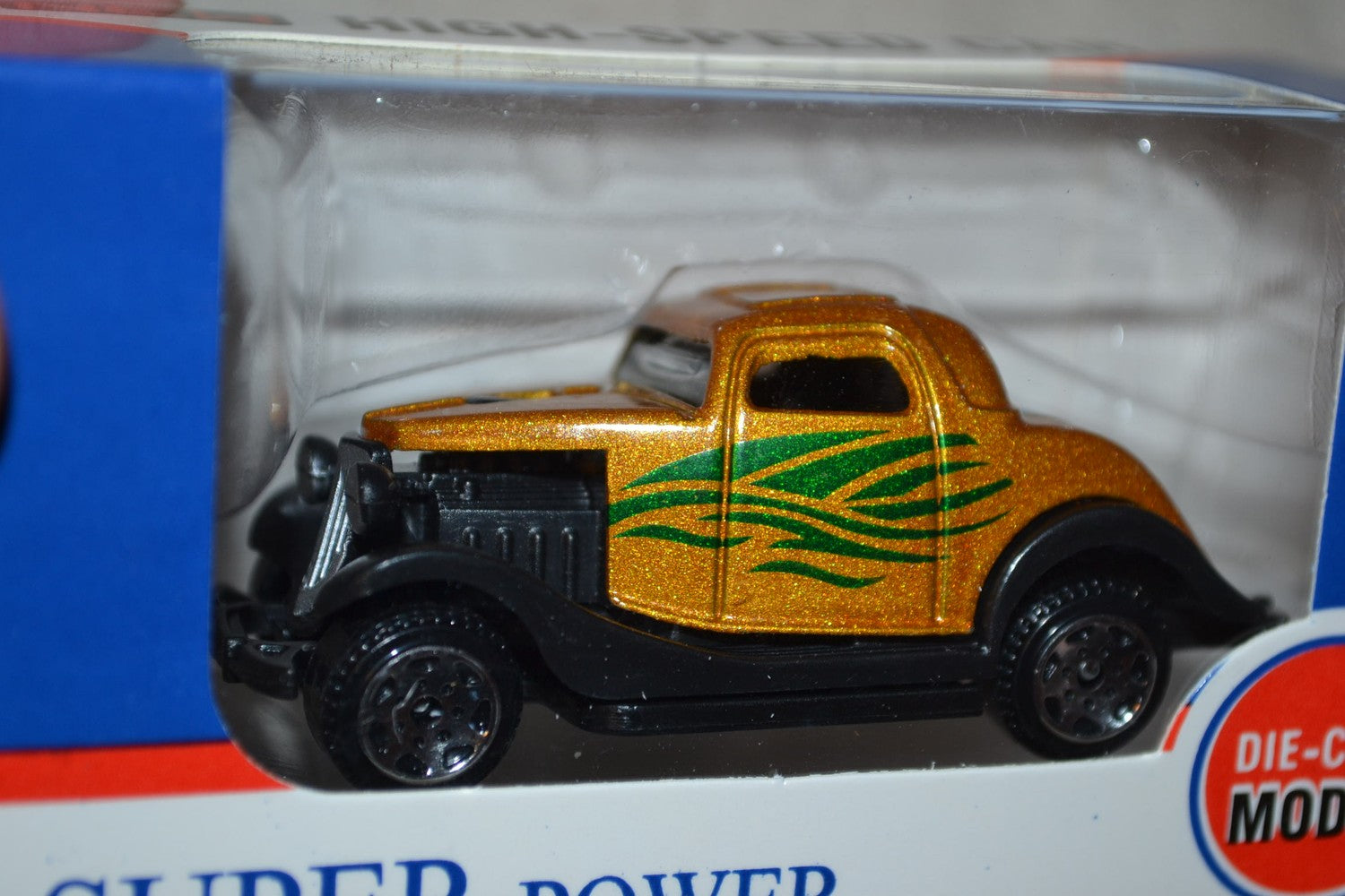 Guld Hotrod Bil 6cm 1:64 Superpower Ny