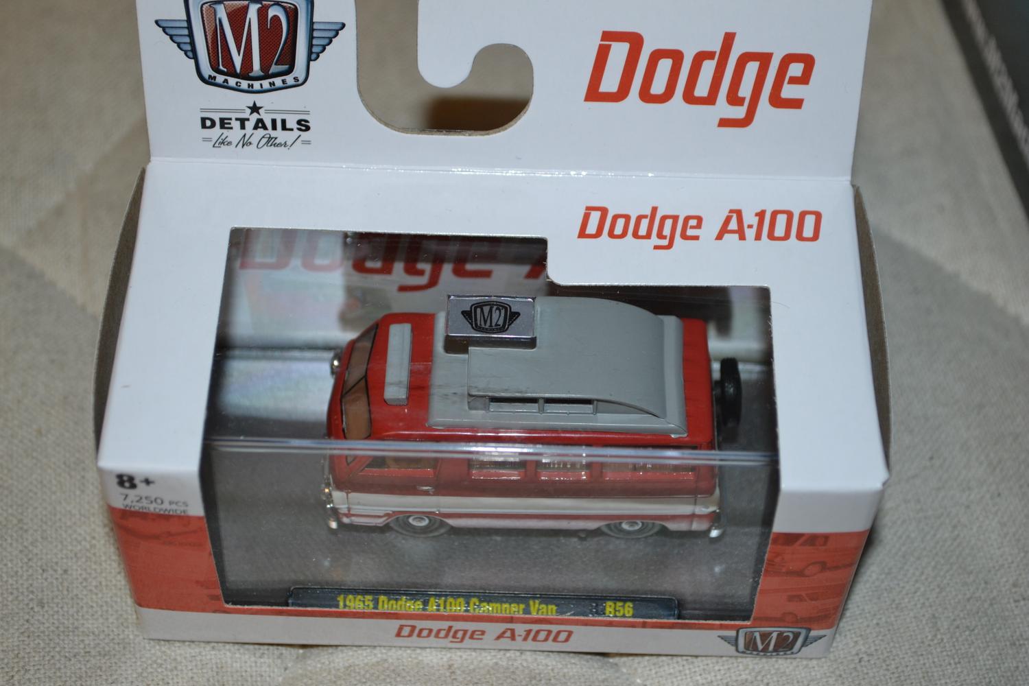 Dodge A100 Camper Van 1965 Röd 1:64 M2 Machines (Auto-Meets 56) 7cm Ny