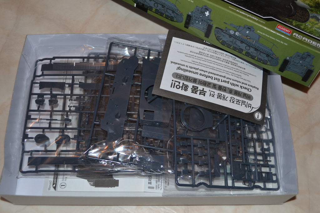 PzKpfw35(t) German Panzer Command Tank (Pansarvagn Tyskland WW2) 1:35 Academy Ny