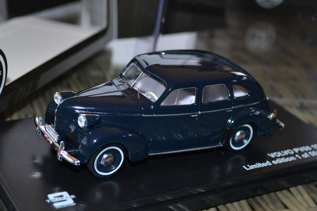 Volvo PV 60 fr. 1947 1:43 Triple 9 Collection Mörkblå Ny