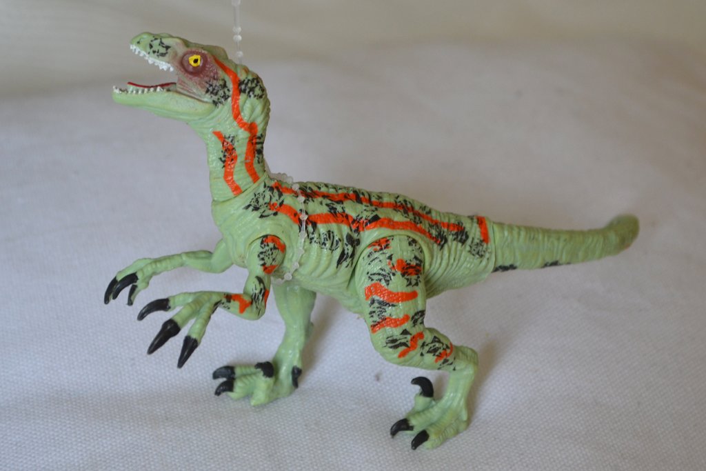 Velociraptor Dinosaurie 16cm Rörliga Ben (Verklighetstrogen)