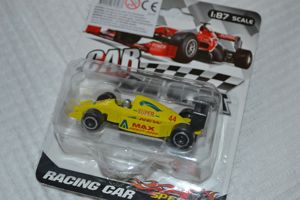 Gul Bil Formula 1 F1 Racing 1:87 1:64 (7cm) Ny