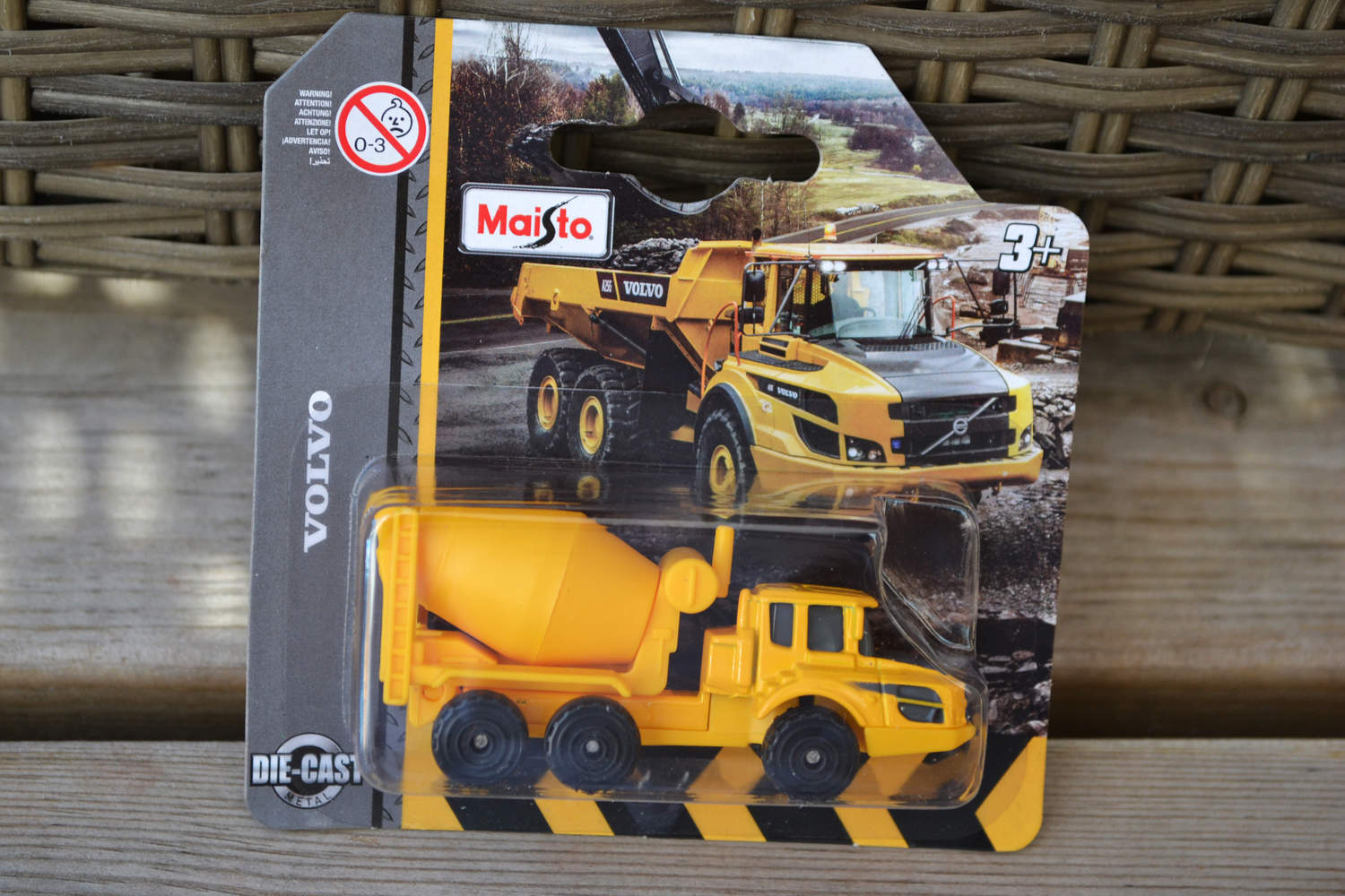 Volvo A25G Cementblandare Lastbil Maisto 7cm Ny