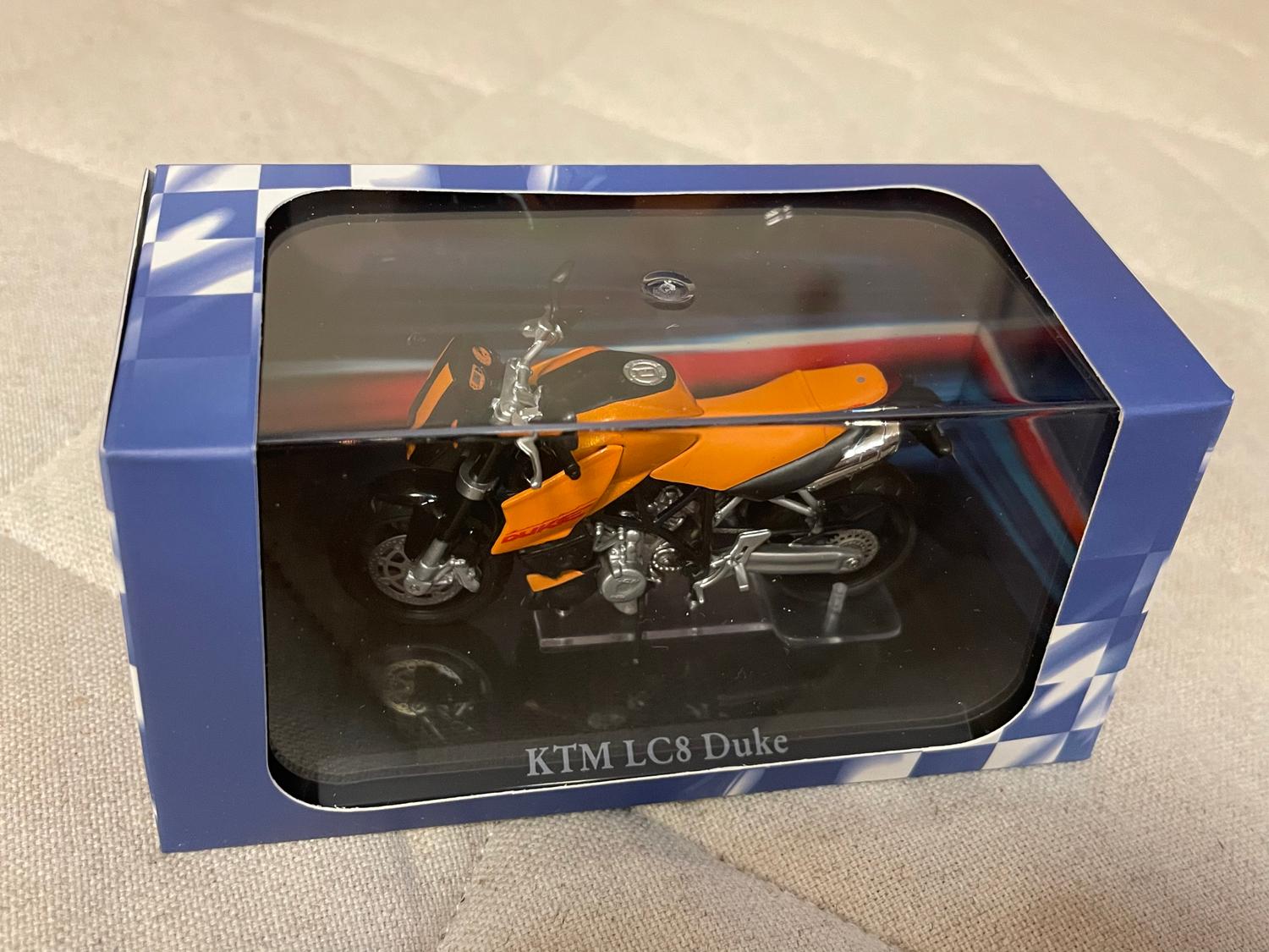 KTM LC8 Duke Motorcykel 9cm 1:24 Editions Atlas Ny