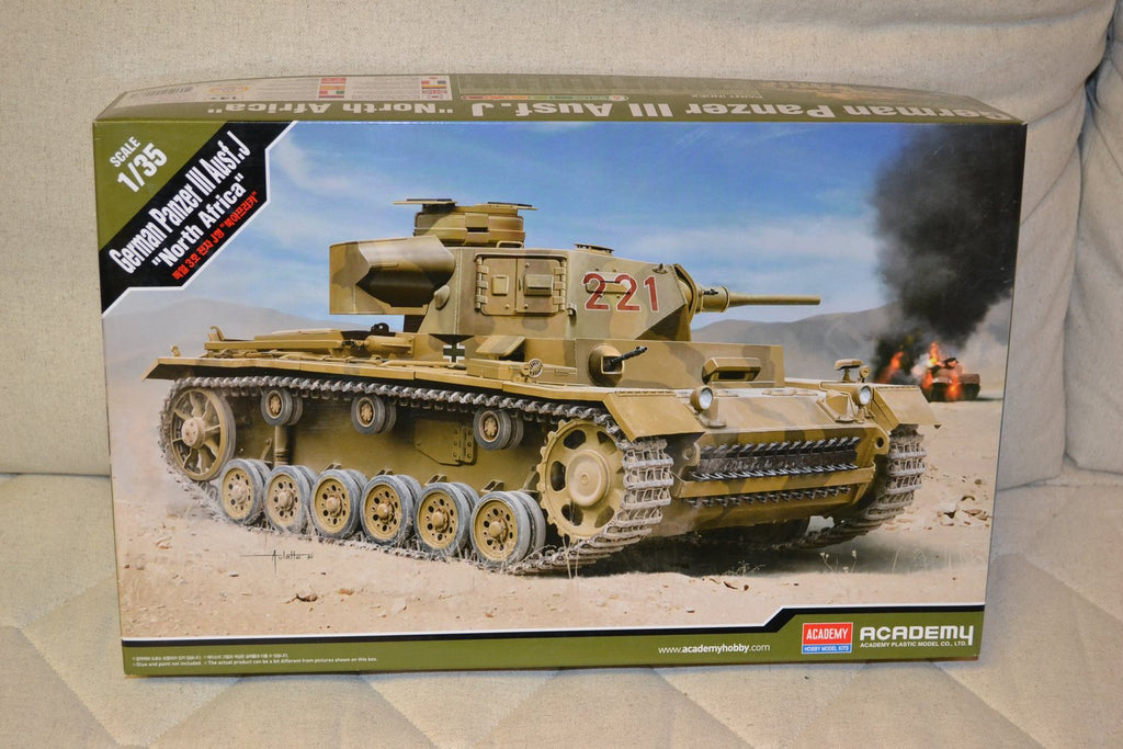 Panzer III Ausf. J 1:35 North Africa Pansarvagn Tyskland WW2 Academy Ny