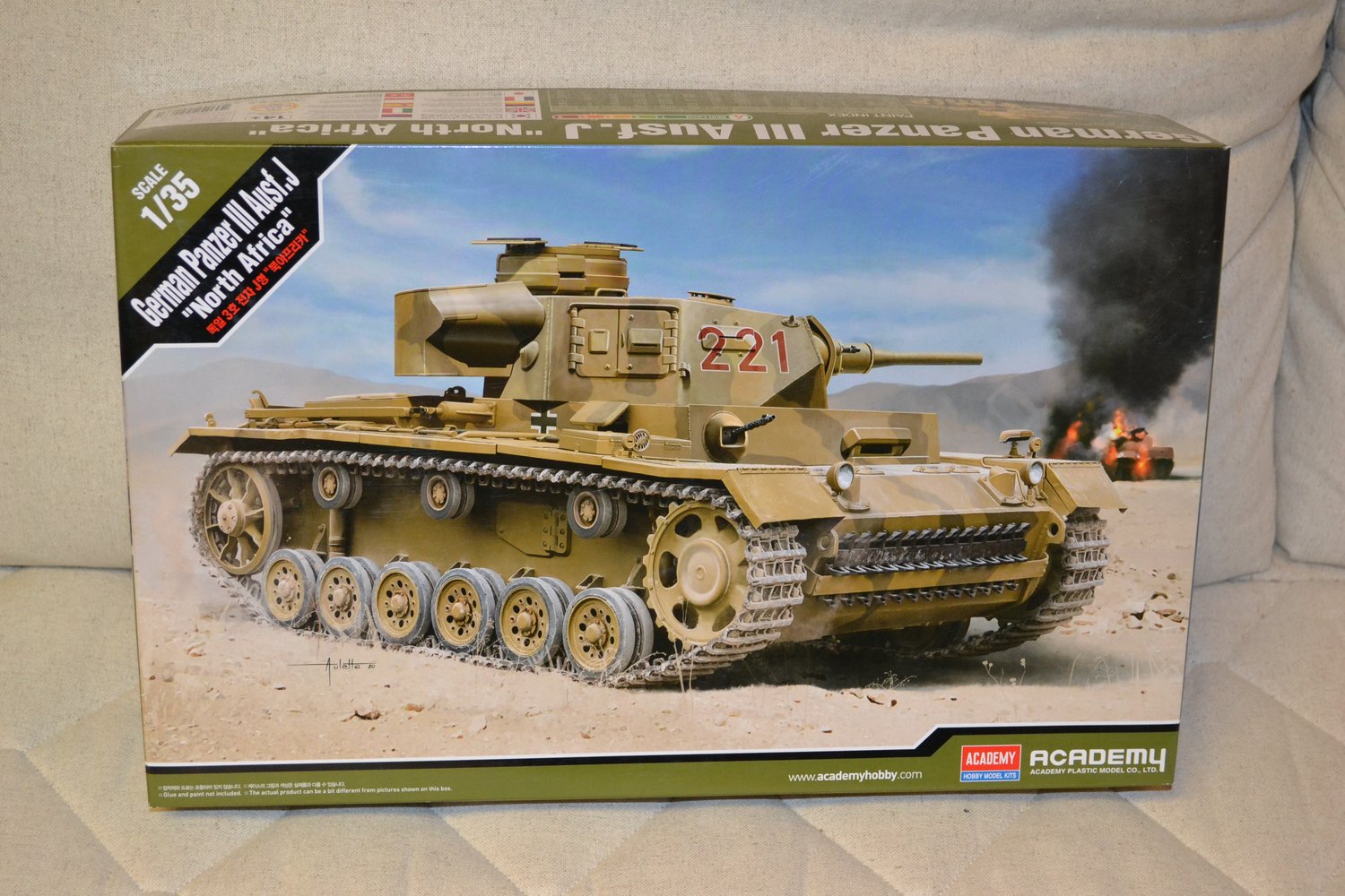 Panzer III Ausf. J 1:35 North Africa Pansarvagn Tyskland WW2 Academy Ny