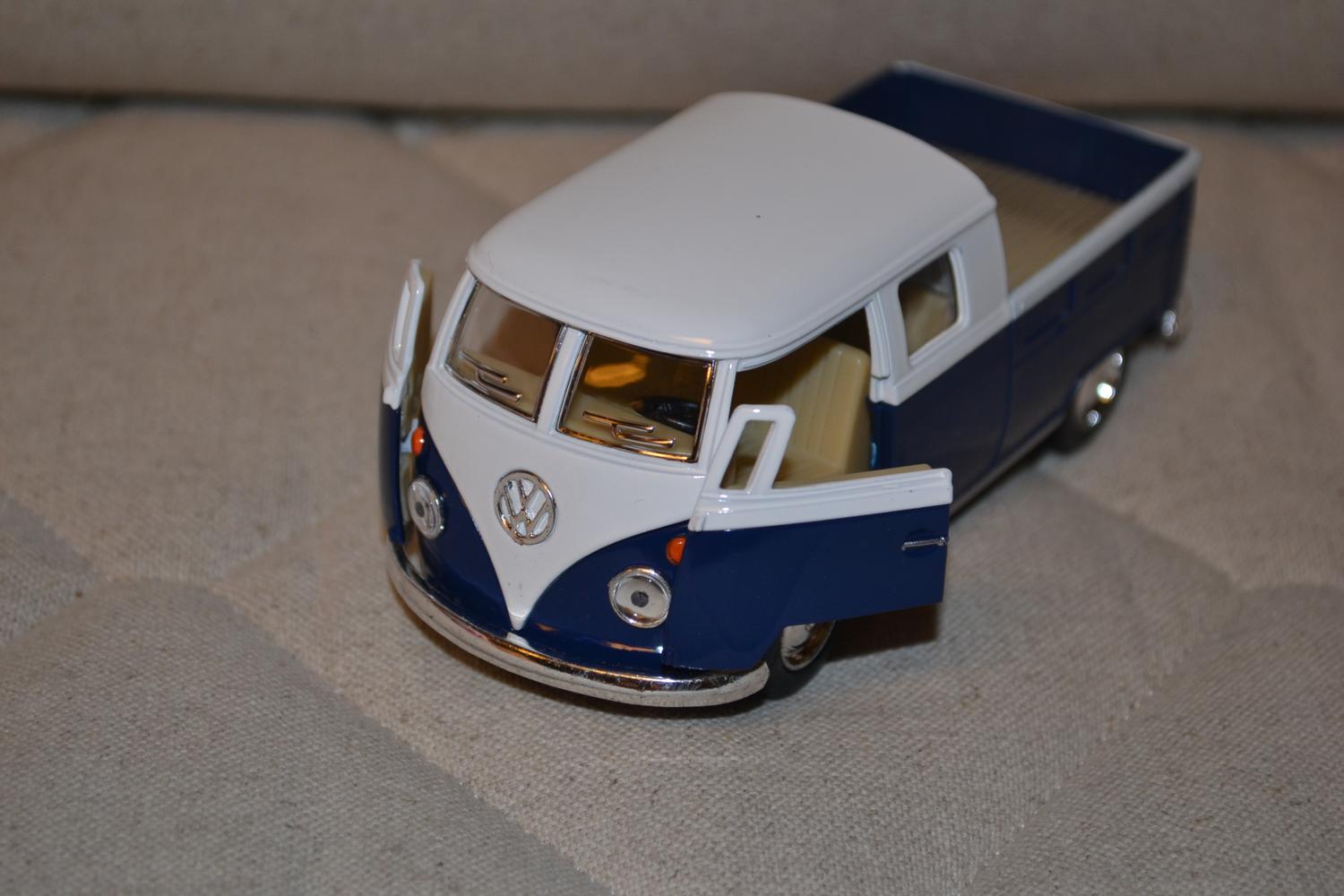 Blå Volkswagen Folkbuss Double Cab 1963 1:34 Kinsmart 13cm Ny