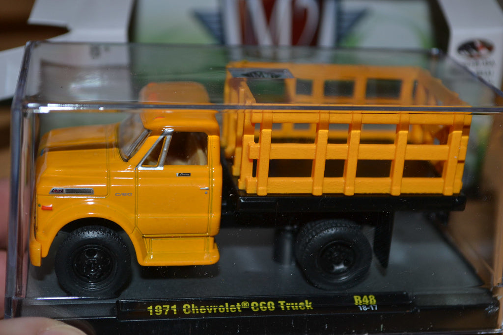 1971 Chevrolet C60 Truck Gul 1:64 M2 Machines (Auto-Trucks 48) Ny