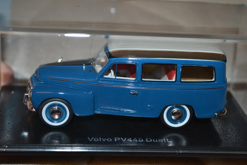 Volvo Duett PV445 Blå/Vit 1:43 NEO Models Xcm Ny