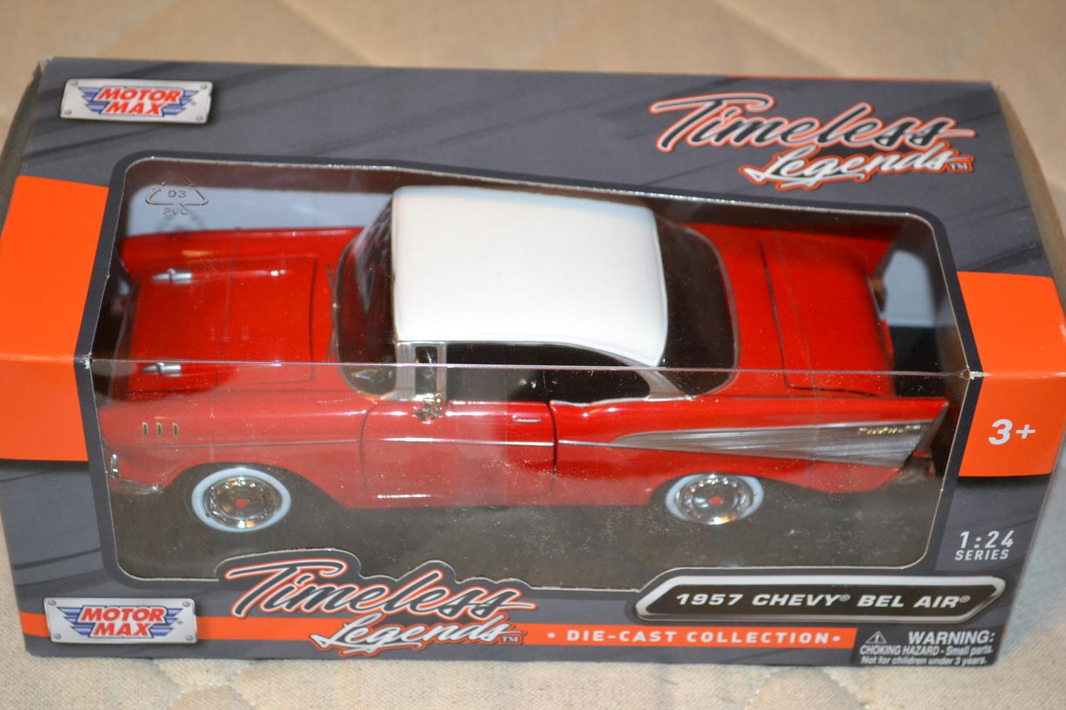 1957 Chevy Chevrolet Bel Air Hardtop Röd/Vit 1:24 Motormax 20cm Ny