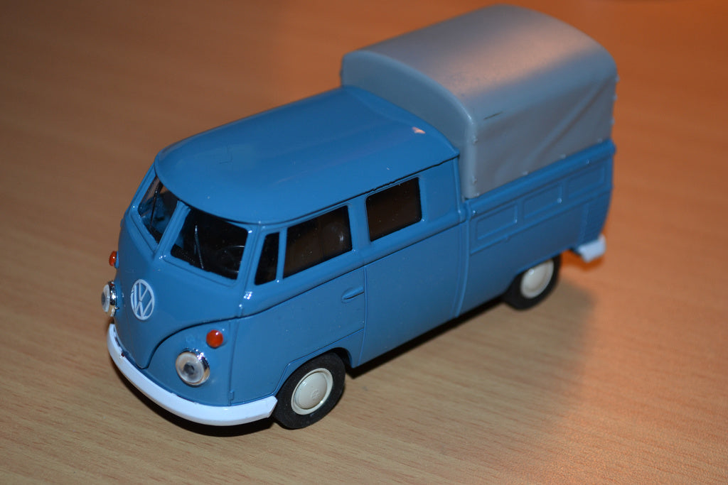 Volkswagen Double Cabin Pick Up Blå m. Kåpa 1:38/1:36 Welly