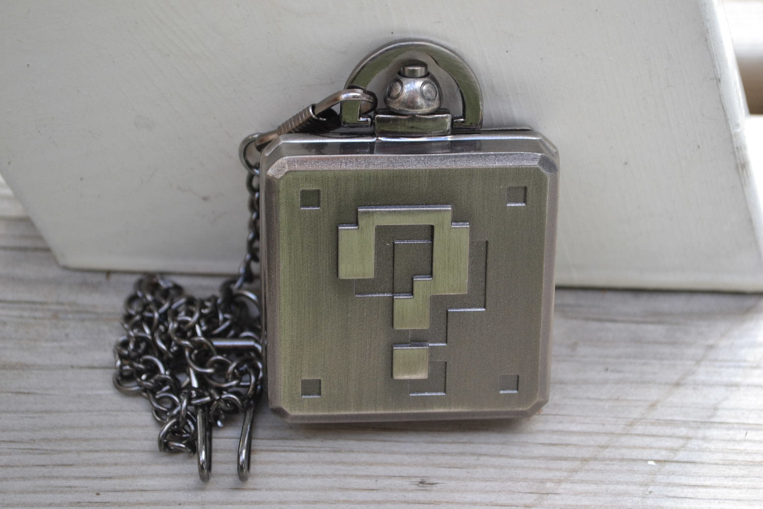 Super Mario Block Fyrkantig Retro Fickur Quartz klocka (Mörk Metall) Ny