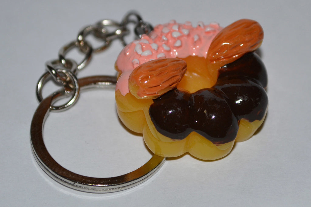 Rosa Socker m. Nötter Donut Nyckelring Plast 2,5cm Ny