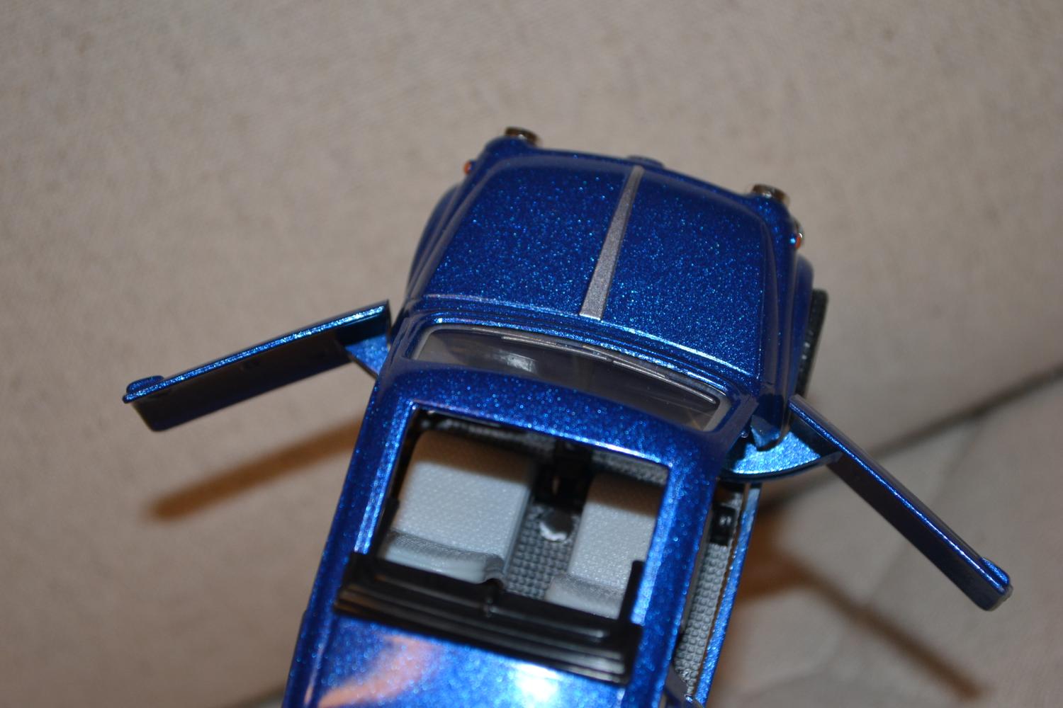 Mörkblå Fiat 500 1960 1:24 Kinsmart 12cm Ny