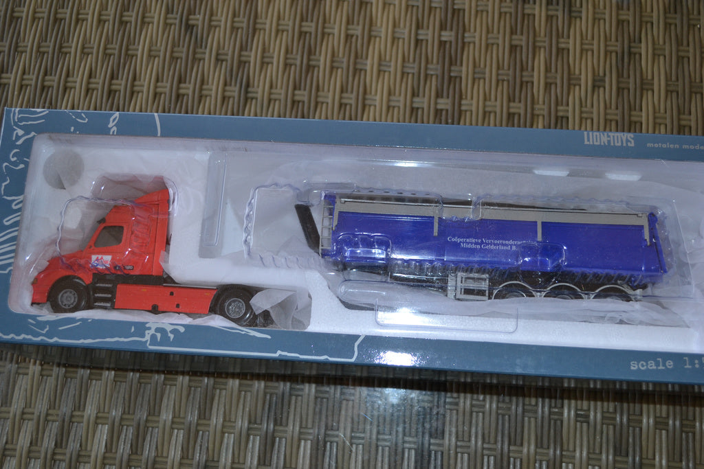 Volvo NH-12 Lastbil Amerikansk/Australien 1:50 Lion Toys Ny