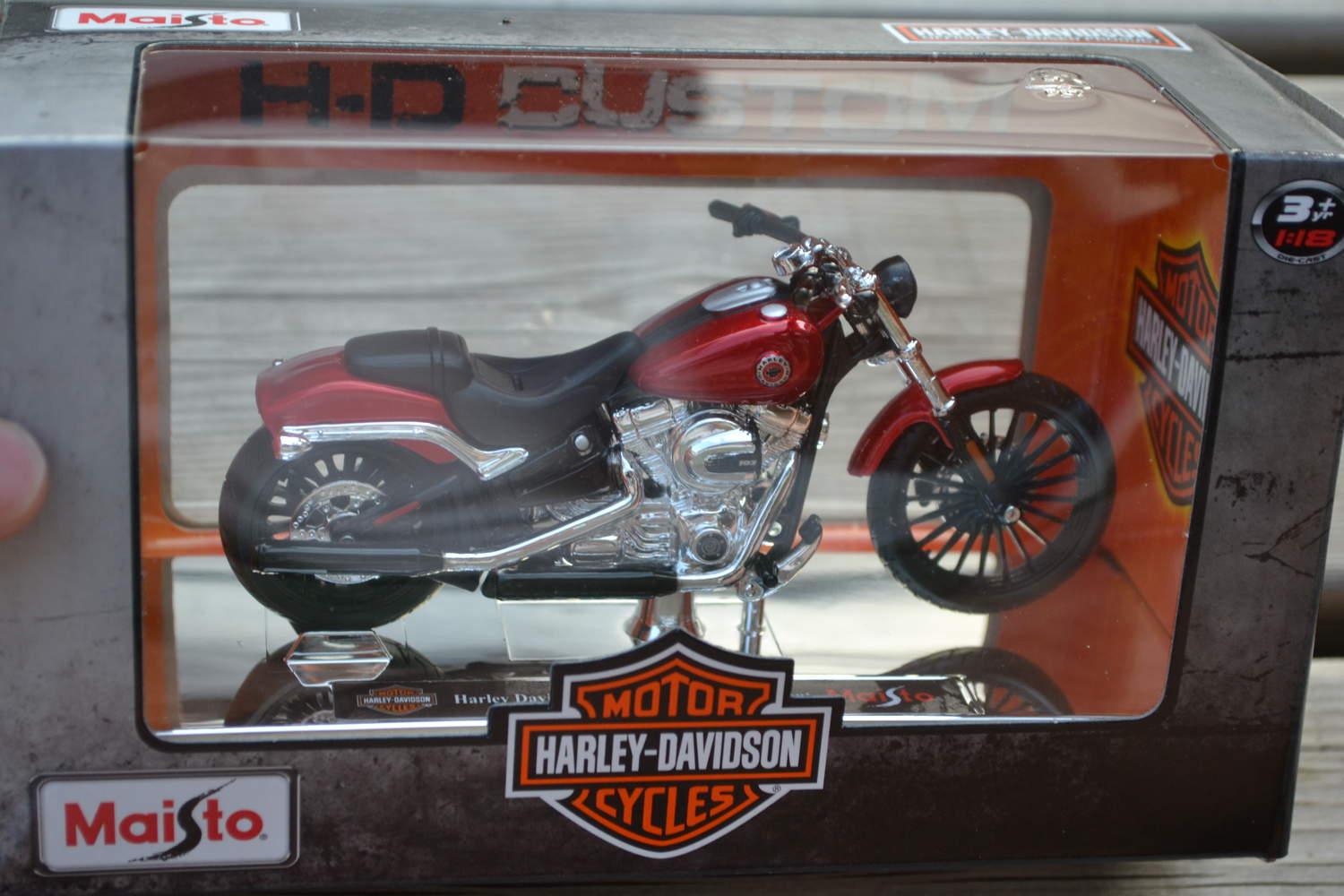 2016 Breakout Röd Harley Davidson 1:18 Maisto (Series 35) Ny