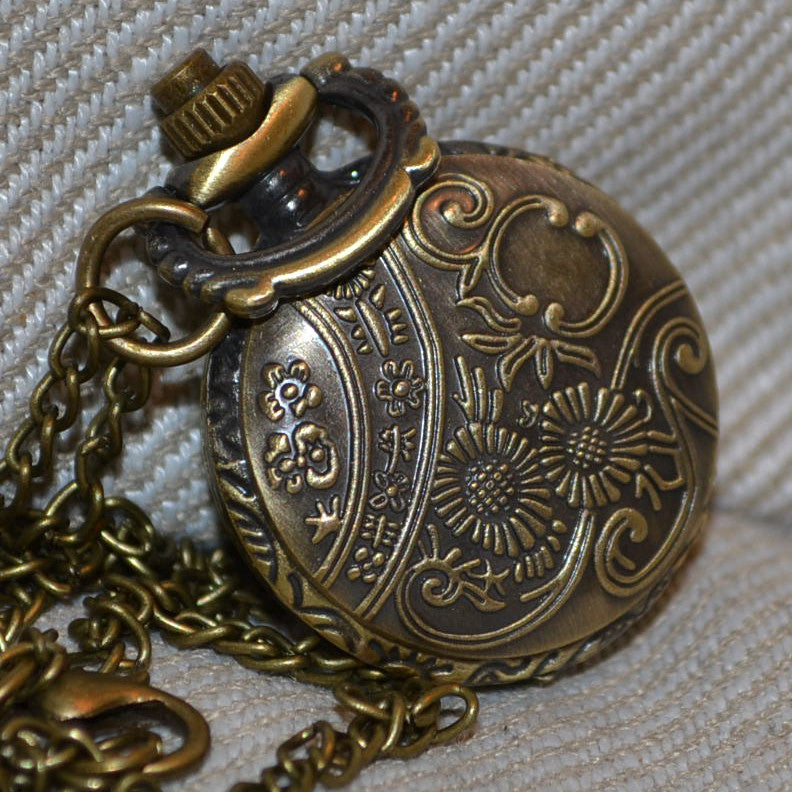 Blomma m. Blad Litet Fickur Brons/Vintage  "Klocka, Halsband